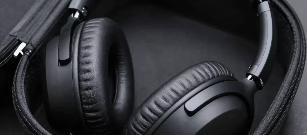 Noise-Canceling Headphones: Side-by-Side Comparison for Remote Work